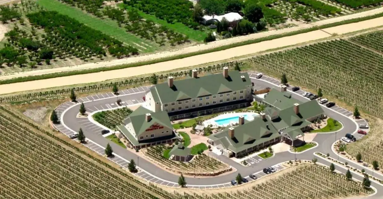 Large Projet Image: 80 guest room hotel, suites, and reception hall